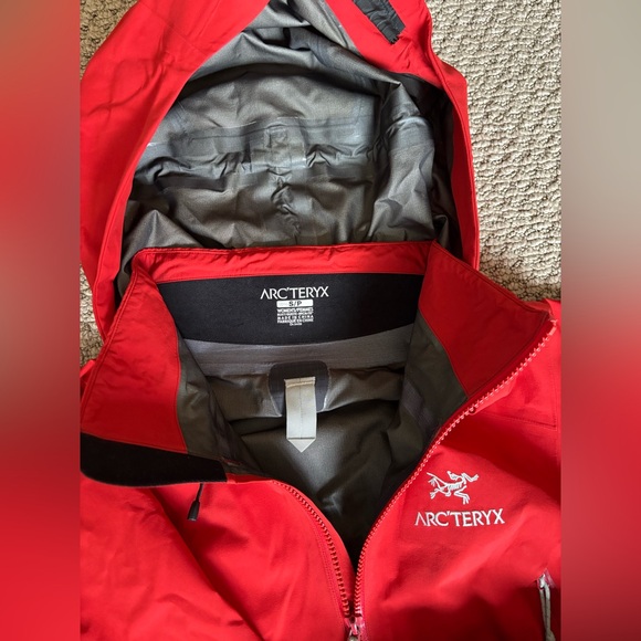Arc’teryx Gore-Tex ProShell women’s jacket - Picture 4 of 8